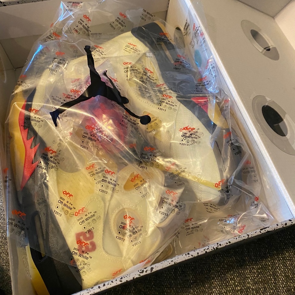 Jordan 5 Off-White sail